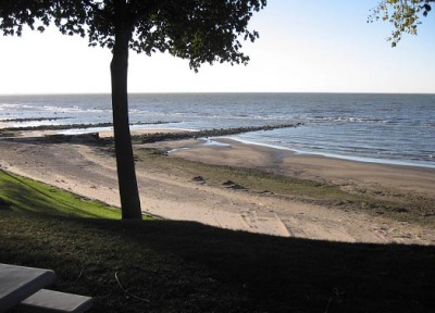 10-20-07 Lake Erie low water 1 